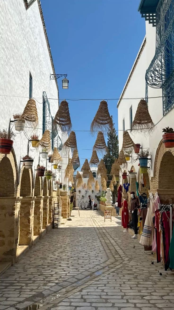 Fabrication de la harissa, Nabeul et la médina de Sousse